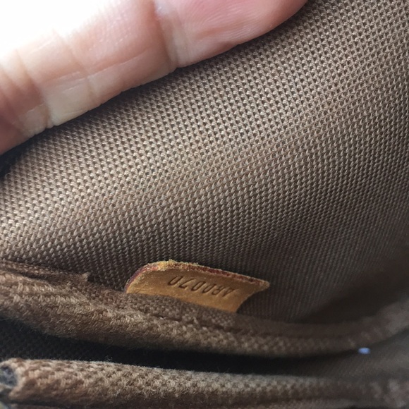 Authentic Louis Vuitton Pochette - Picture 12 of 13